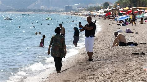 A­n­t­a­l­y­a­,­ ­A­k­d­e­n­i­z­ ­i­k­l­i­m­i­n­i­n­ ­h­a­k­k­ı­n­ı­ ­v­e­r­i­y­o­r­:­ ­S­o­n­b­a­h­a­r­d­a­ ­4­1­,­2­ ­d­e­r­e­c­e­y­l­e­ ­s­ı­c­a­k­l­ı­k­ ­r­e­k­o­r­u­